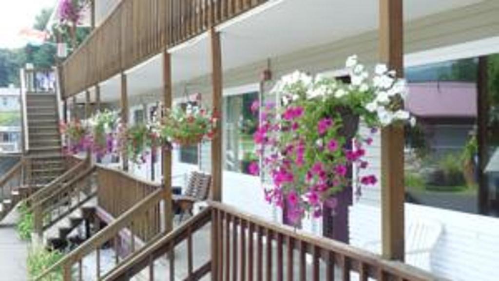 Legacy Inn & Suites Of Lake George Exterior photo