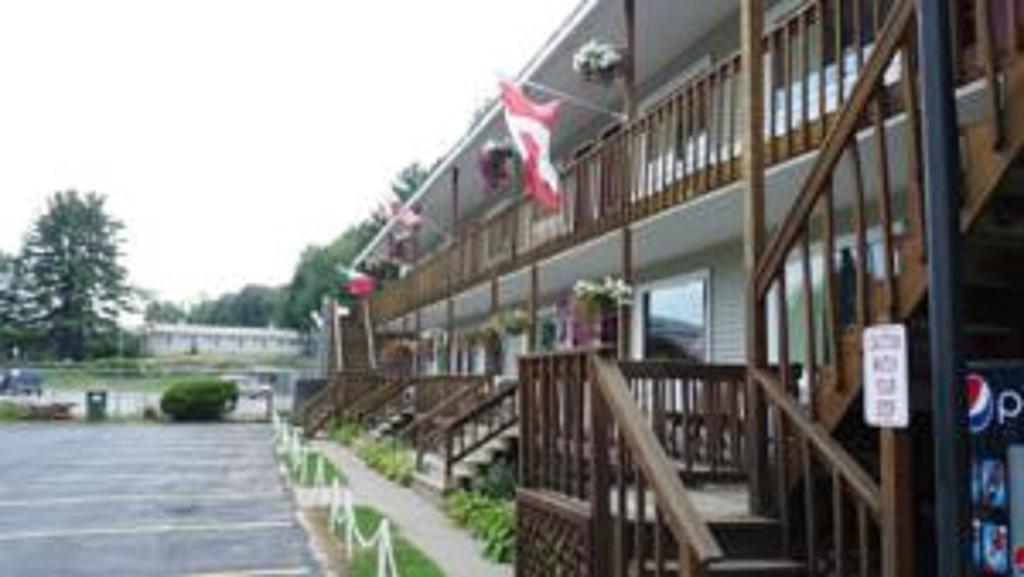 Legacy Inn & Suites Of Lake George Exterior photo