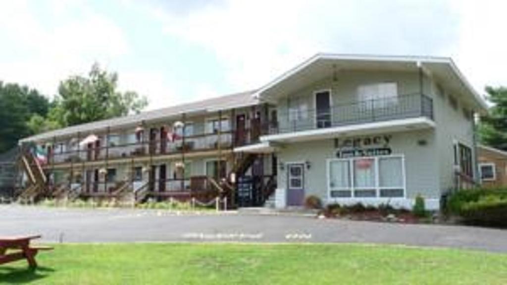 Legacy Inn & Suites Of Lake George Exterior photo