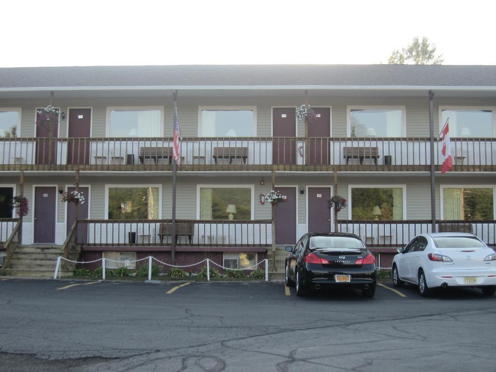 Legacy Inn & Suites Of Lake George Exterior photo
